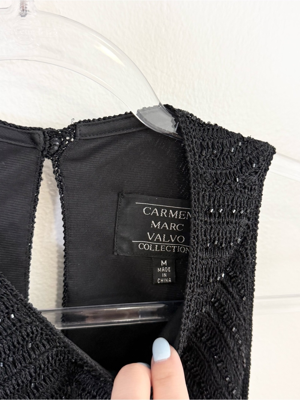Carmen Marc Valvo Crochet Beaded Sleeveless Top Black Sheer Back Size M - Picture 3 of 6